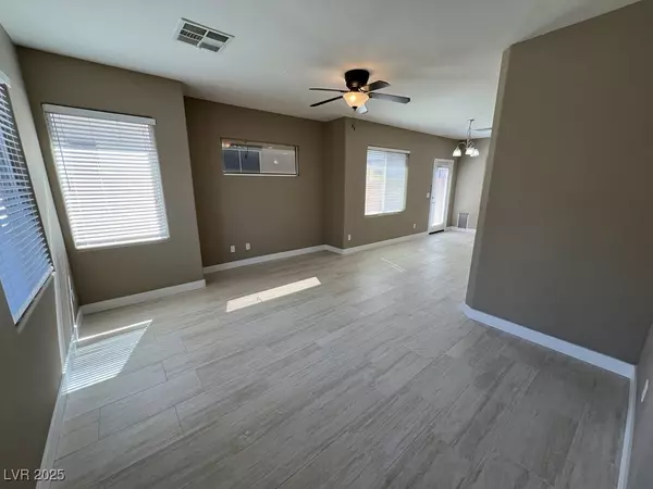 Henderson, NV 89011,733 Easter Lily PL