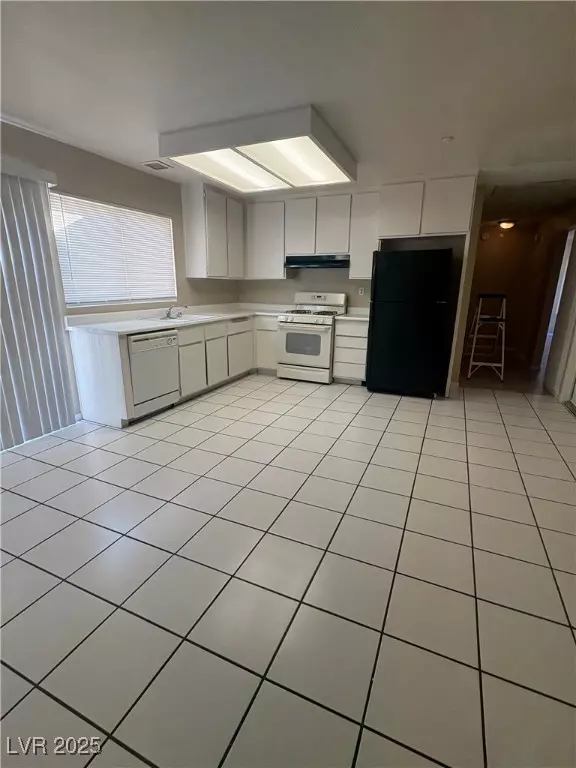 Las Vegas, NV 89147,7245 Great Oak AVE