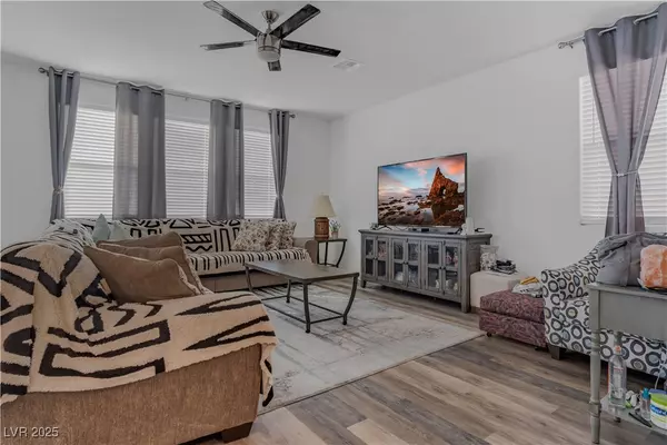 Las Vegas, NV 89141,10289 Massachusetts LN