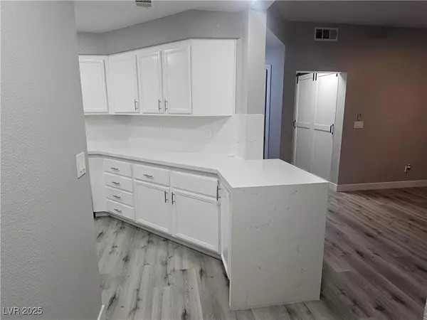Las Vegas, NV 89103,5155 W Tropicana AVE #1098