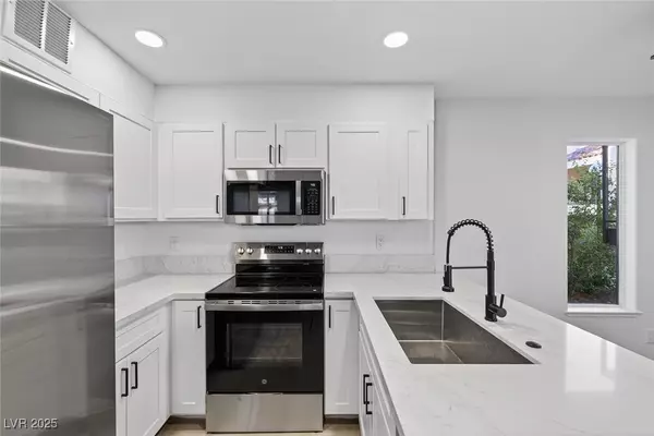 Henderson, NV 89015,601 Cabrillo CIR #751