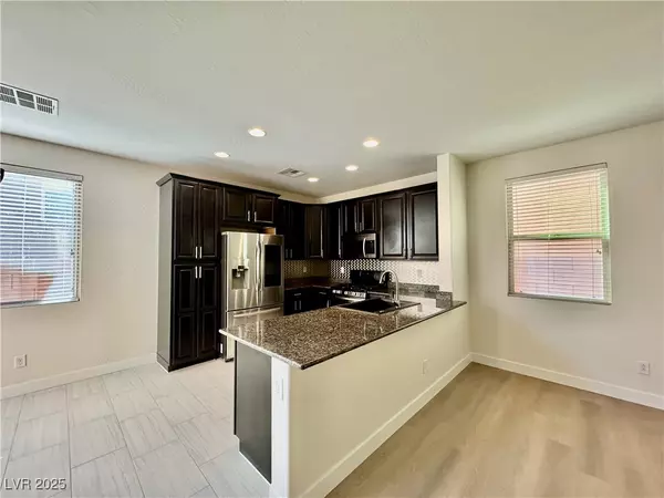 Las Vegas, NV 89166,7224 Mulberry Forest ST