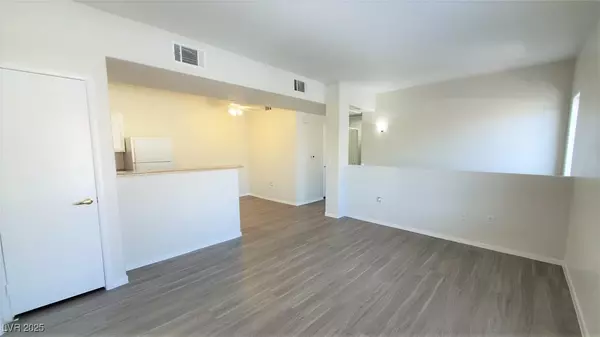 Las Vegas, NV 89108,2141 Hussium Hills ST #202