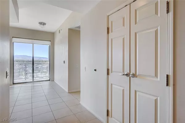 Las Vegas, NV 89102,200 W Sahara AVE #1101