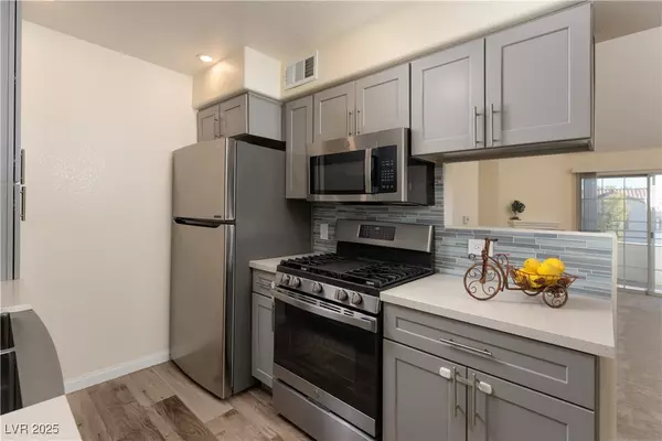 Las Vegas, NV 89130,3318 N DECATUR BLVD #2143