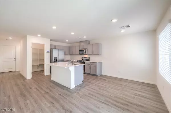 Henderson, NV 89011,517 Golden Cardinal AVE #Lot 1209