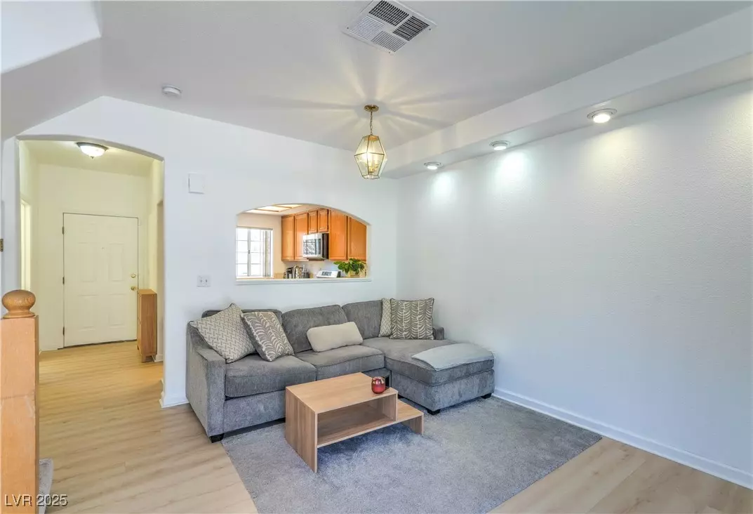 Henderson, NV 89014,355 Seine WAY #N