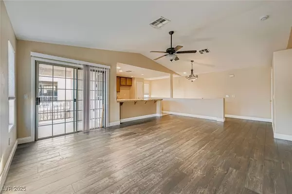 Las Vegas, NV 89149,7270 Sheared Cliff LN #202