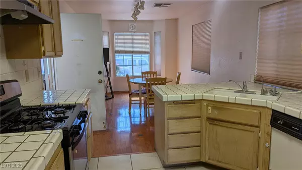 Las Vegas, NV 89119,1610 Autumn Rust DR