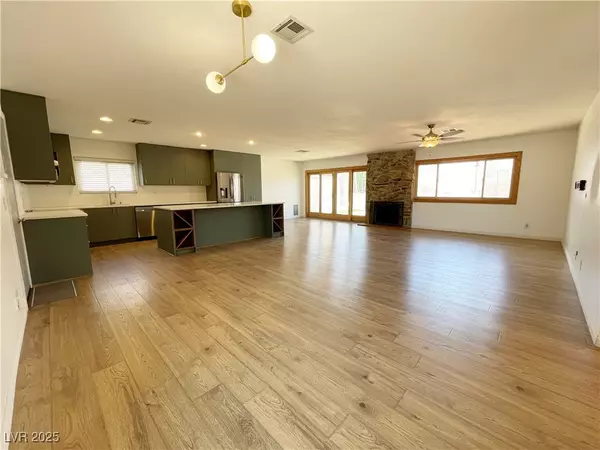 Las Vegas, NV 89120,3548 Silver Bend AVE