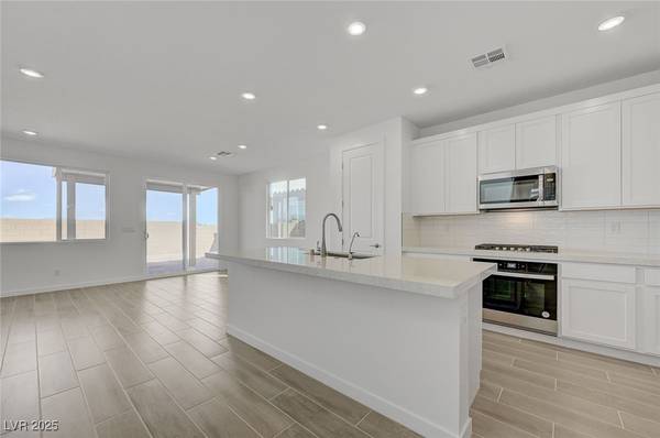 Las Vegas, NV 89113,8532 W Agate AVE