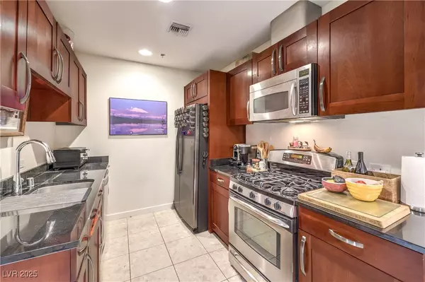 Las Vegas, NV 89103,4525 Dean Martin DR #802