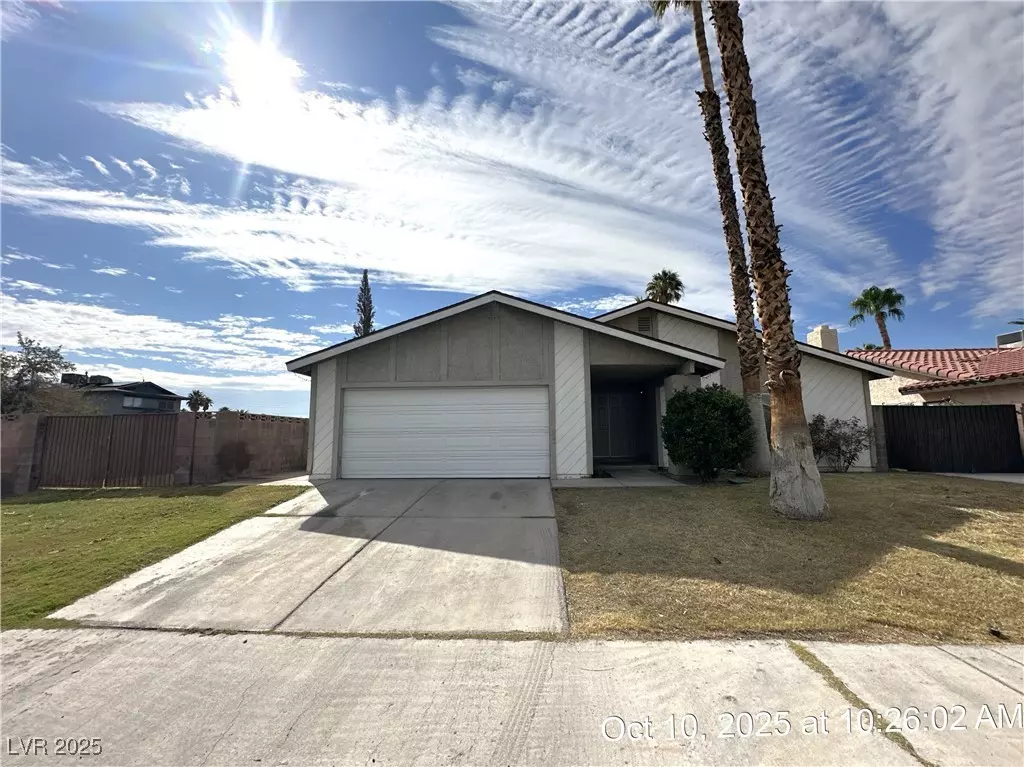 Las Vegas, NV 89103,5817 Sinaloa CT
