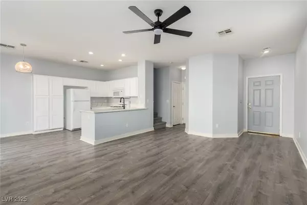 Henderson, NV 89012,228 SERENITY CREST ST