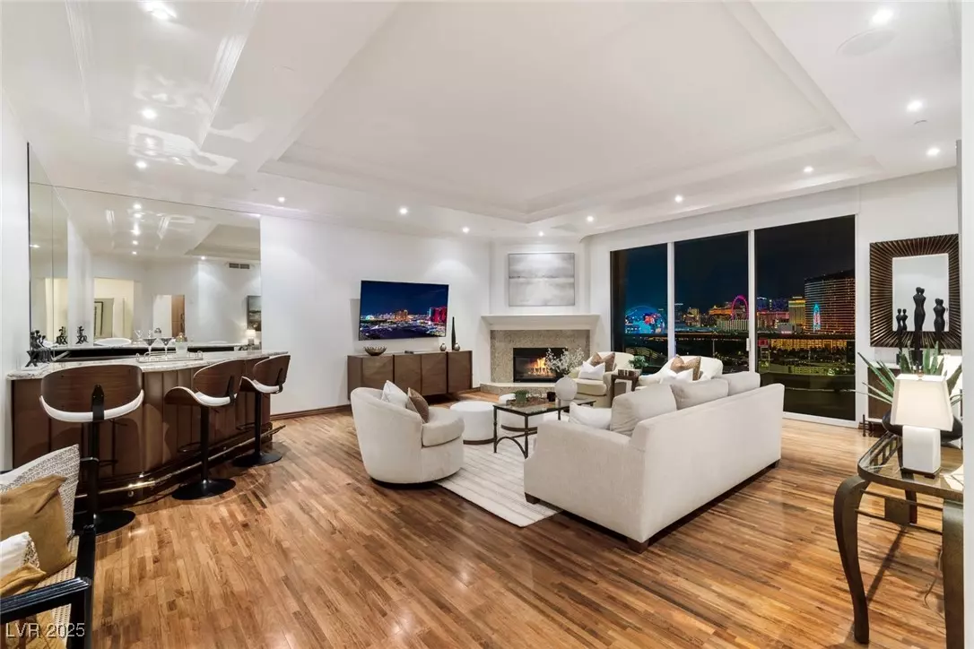 Las Vegas, NV 89109,2877 Paradise RD #2602