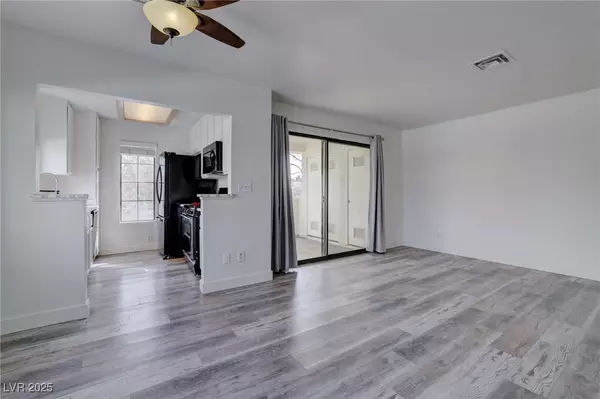 Las Vegas, NV 89103,4877 S Torrey Pines DR #202
