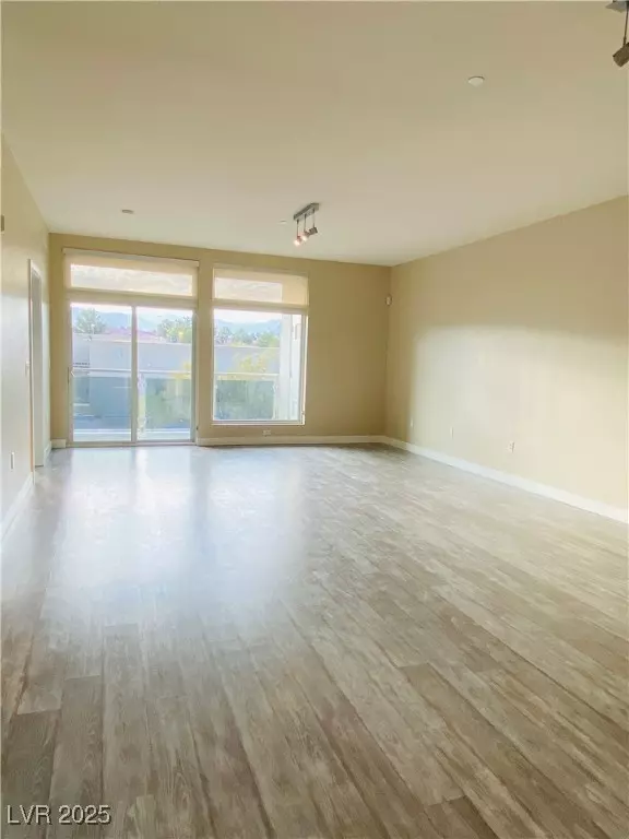 Las Vegas, NV 89147,8925 W Flamingo RD #310