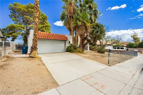 Las Vegas, NV 89107,425 Blue River DR