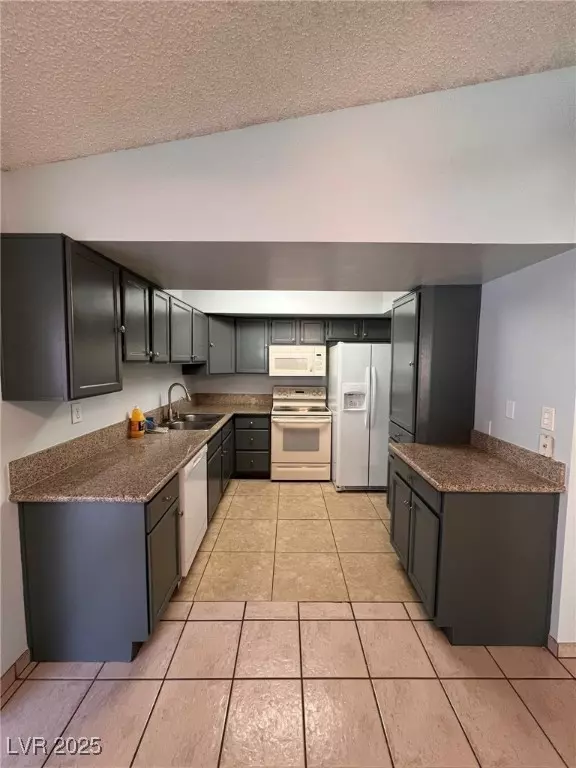 Las Vegas, NV 89145,8433 Lomack CT