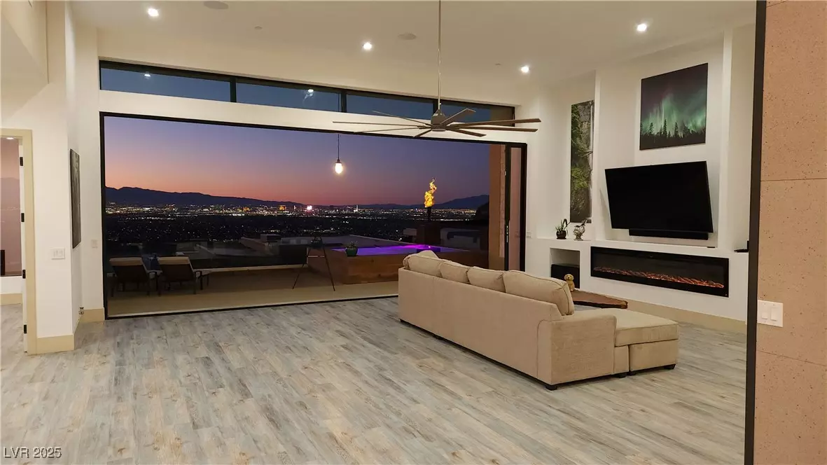Henderson, NV 89012,665 Falcon Cliff CT