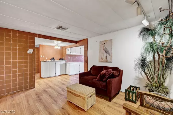 Henderson, NV 89015,1136 Pawnee LN