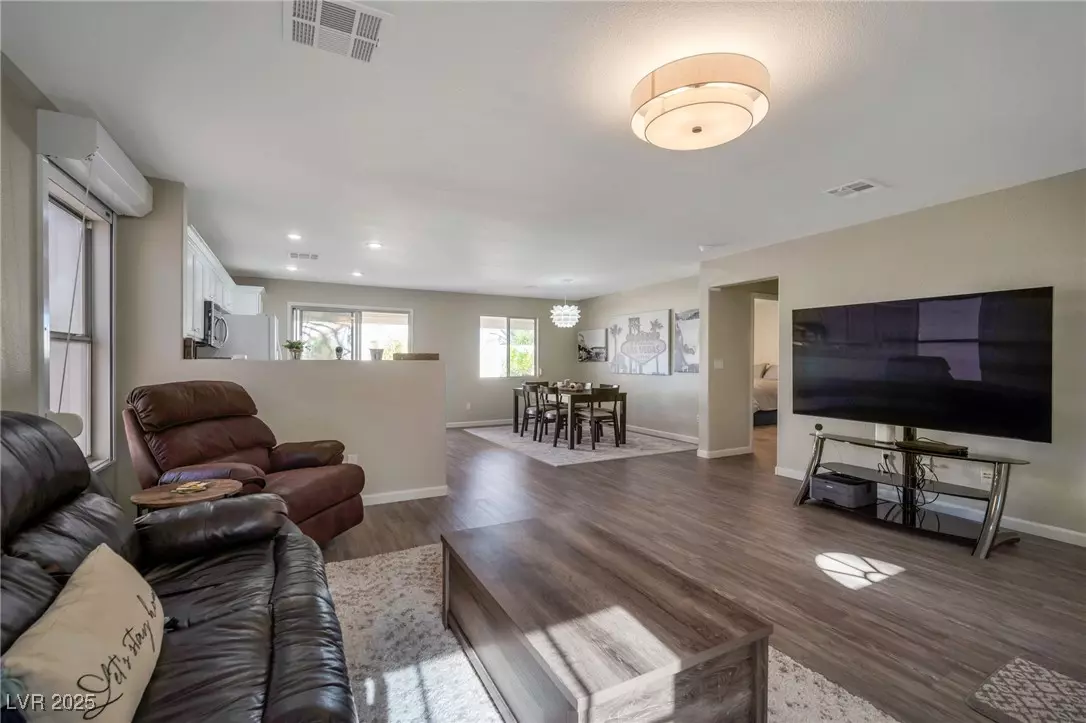 Henderson, NV 89011,1076 Blue Sands CT