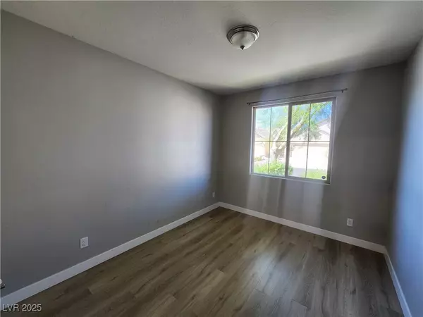North Las Vegas, NV 89081,5312 Mountain Garland LN