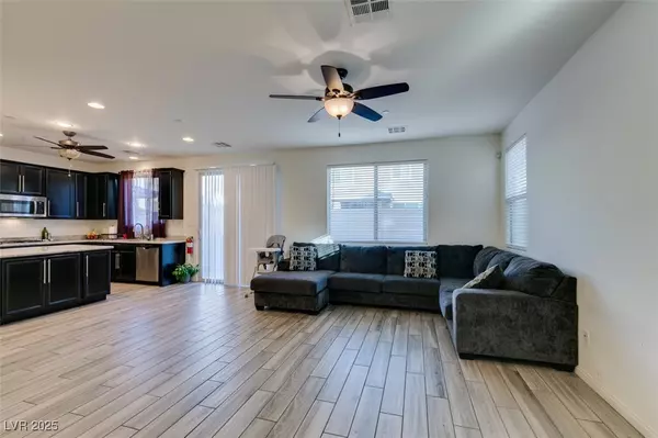 Henderson, NV 89011,386 Espressivo ST