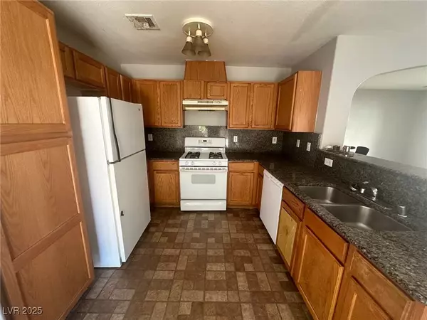 Las Vegas, NV 89122,6566 Holly Bluff CT