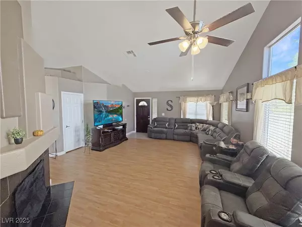 Henderson, NV 89002,854 Coral Cottage DR