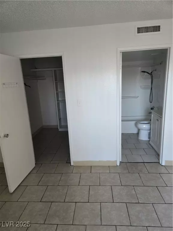 Las Vegas, NV 89101,818 S 7th ST #8