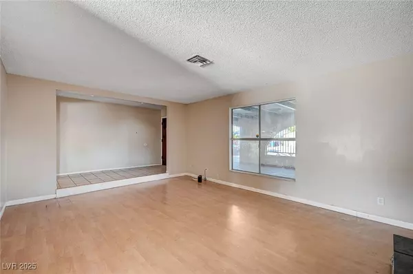 Las Vegas, NV 89121,3527 Ruth DR