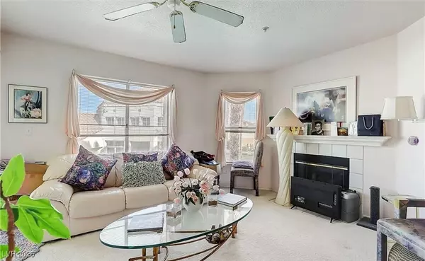 Las Vegas, NV 89118,5000 Red Rock ST #211