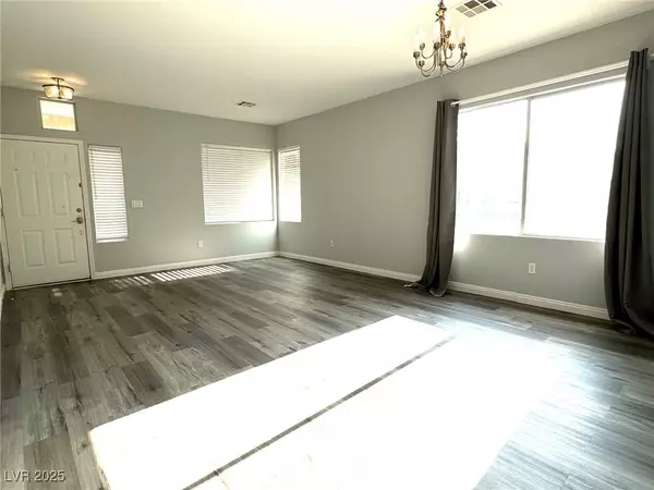 Las Vegas, NV 89144,10668 Oak Apple AVE