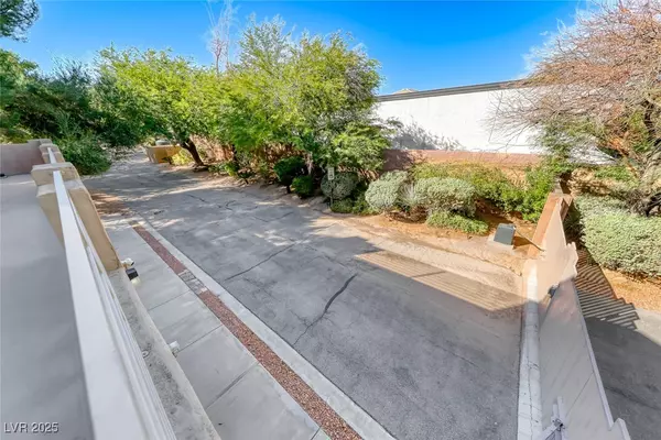 Las Vegas, NV 89141,10445 Schirlls ST