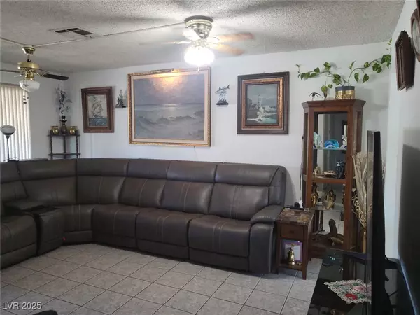 Henderson, NV 89015,1013 Driftwood CT