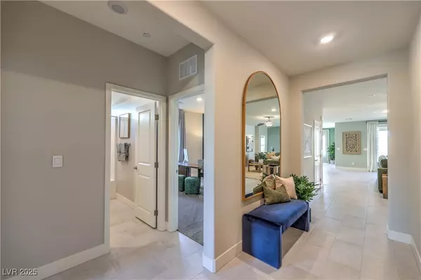 Henderson, NV 89011,493 CHESTNUT FALCON AVE AVE