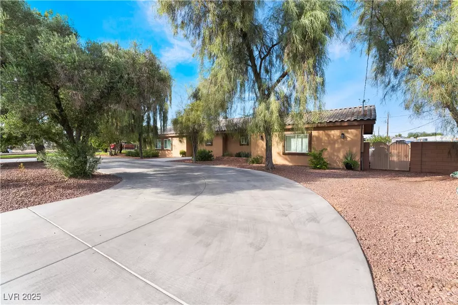 5976 Stewart AVE, Las Vegas, NV 89110