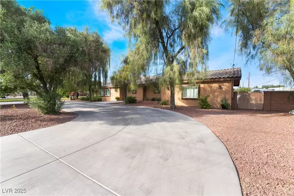 5976 Stewart AVE, Las Vegas, NV 89110