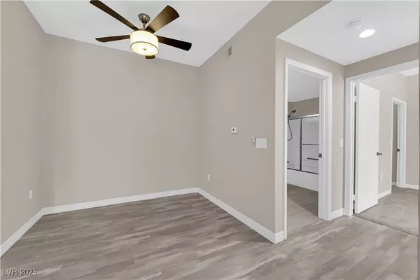 Henderson, NV 89012,231 W Horizon Ridge Pkwy #1313