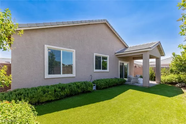 Las Vegas, NV 89113,5877 Steinbeck Valley ST