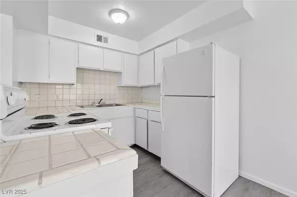 Las Vegas, NV 89115,1812 Fulstone WAY #4