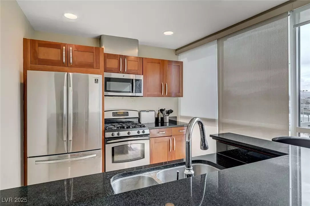 Las Vegas, NV 89103,4525 Dean Martin DR #410