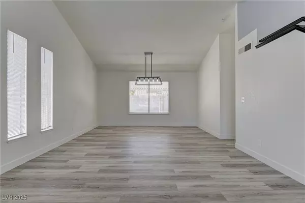 Las Vegas, NV 89130,5004 Deep Forest DR