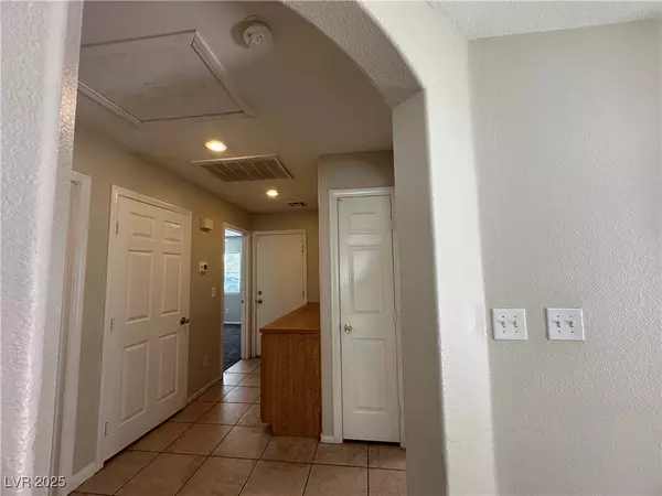 Las Vegas, NV 89142,5926 Mahogany Mountain DR