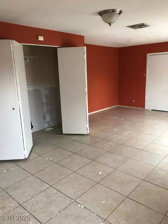 North Las Vegas, NV 89030,2625 Spear ST