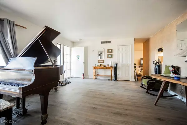 Las Vegas, NV 89147,7120 Mountain Moss DR