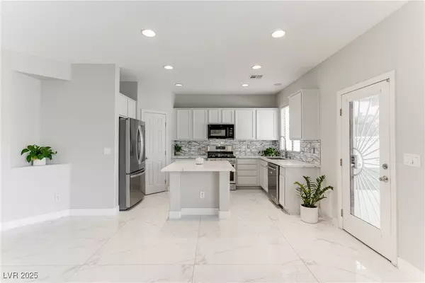 North Las Vegas, NV 89081,5614 Midnight Breeze ST
