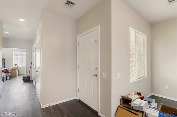 North Las Vegas, NV 89084,6675 Caporetto LN #203