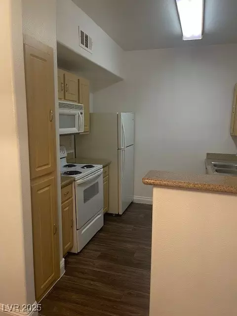 Las Vegas, NV 89113,8000 Badura AVE #1059